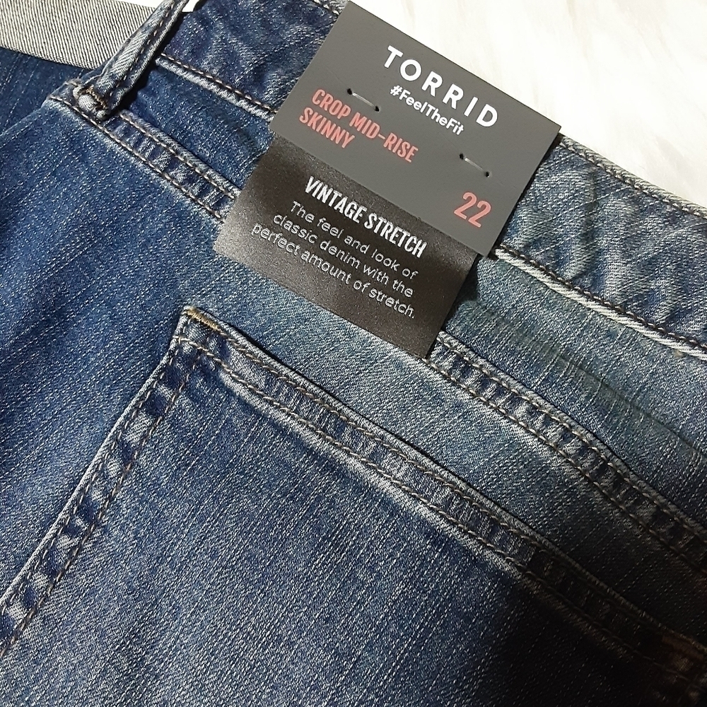 Torrid Mid Rise Skinny Cropped Skinny Jeans Size 22 - Picture 7 of 7